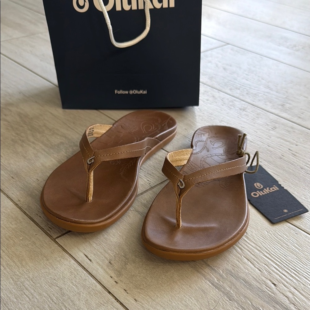 NWT! Olukai Brown Leather Thong Sandals